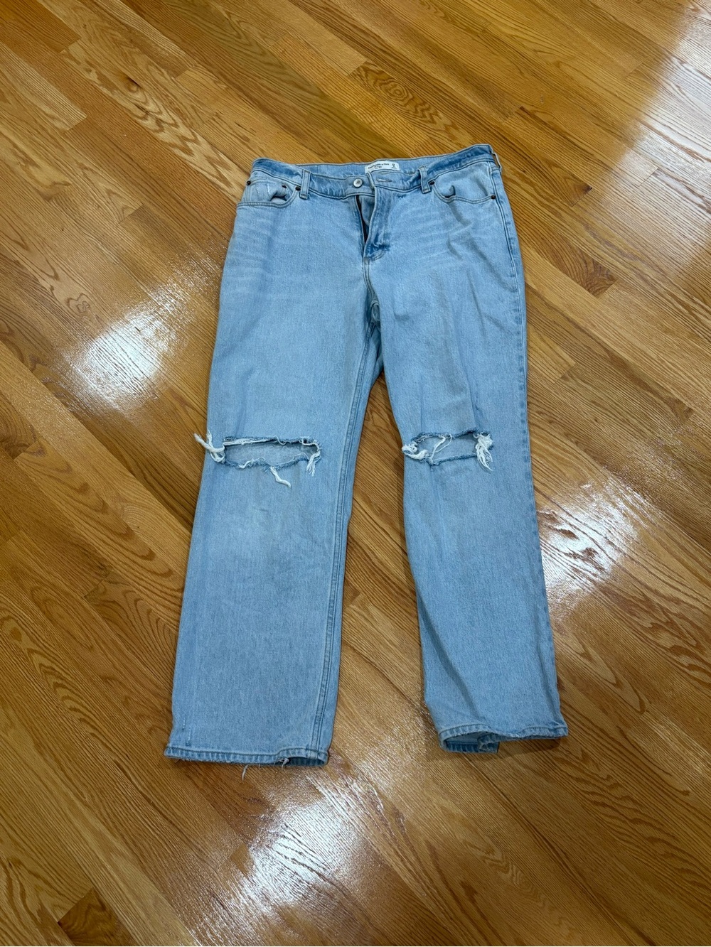 Abercrombie & Fitch Light Blue Straight-Leg Distressed Jeans 29 SHORT